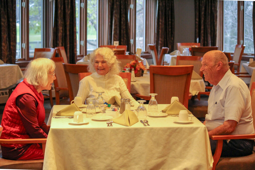 Older adults dining together